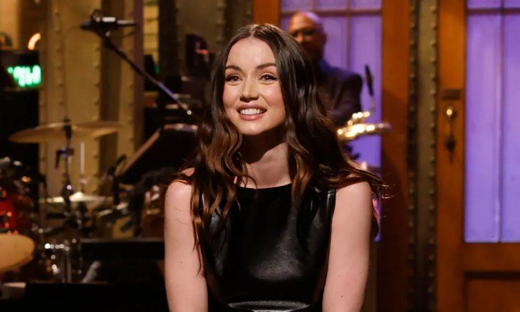 La intérprete describió el vínculo profesional y personal que mantiene con Reeves desde hace más de diez años.