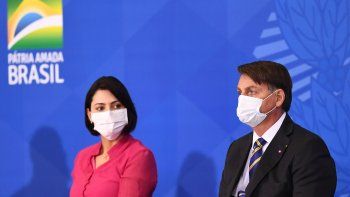 La primera dama de Brasil, Michelle Bolsonaro,&nbsp;junto al presidente Jair Bolsonaro.