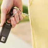 Este dispositivo te permite mantenerte seguro de manera práctica. Este dispositivo te permite mantenerte seguro de manera práctica.