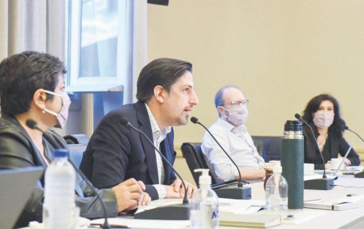 Premisa. “Las restricciones no deben comenzar por el cierre de las escuelas como primera medida”, insistió ayer el ministro nacional Nicolás Trotta, en el marco de una cumbre virtual del Consejo Federal de Educación.&nbsp;