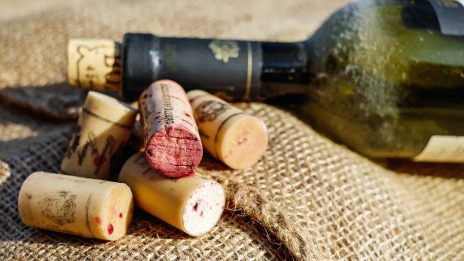 Resistentes y versátiles, los corchos de vino pueden usarse para decorar y organizar distintos espacios del hogar.