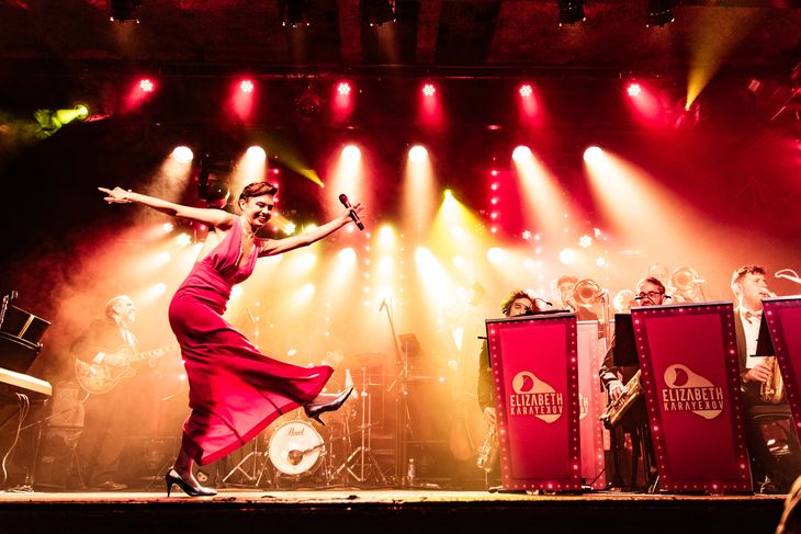 Sandro, Charly and U2 to the rhythm of the swing of the ’50s