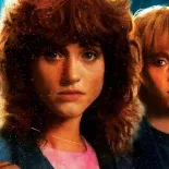 Escrita por Caitlyn Schneiderhan, la historia se desarrolla entre los eventos de las temporadas 4 y 5. Escrita por Caitlyn Schneiderhan, la historia se desarrolla entre los eventos de las temporadas 4 y 5.