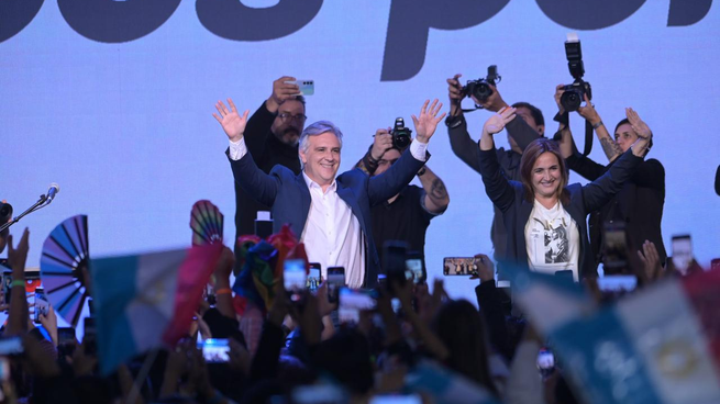 Martín Llaryora y Myrian Prunotto anunciaron su triunfo en la madrugada del lunes 26 de junio. Este miércoles el escrutinio definitivo confirmó la victoria ante Luis Juez.