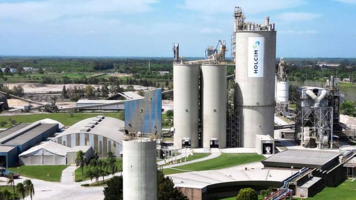 La empresa cuenta con cuatro plantas de cemento ubicadas en Córdoba, Mendoza, Jujuy y Buenos Aires, además de plantas fijas y móviles de hormigón elaborado. La empresa cuenta con cuatro plantas de cemento ubicadas en Córdoba, Mendoza, Jujuy y Buenos Aires, además de plantas fijas y móviles de hormigón elaborado.