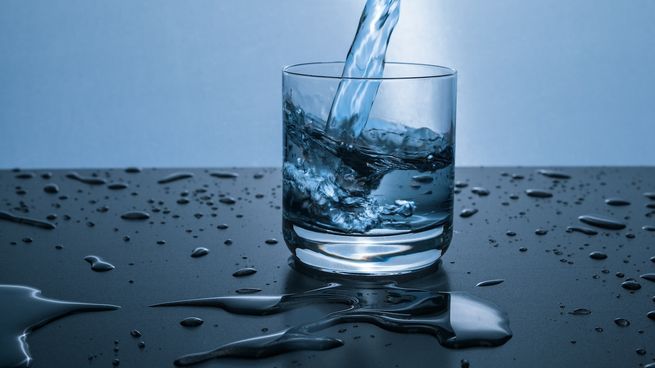 Los hipertensos deberían consumir agua embotellada.