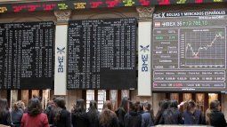 La bolsa de París cayó más de 6% en la semana.