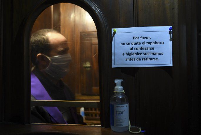 Desde hoy el gobierno de la Ciudad dispuso habilitar el ingreso a los templos para la oración individual de fieles.