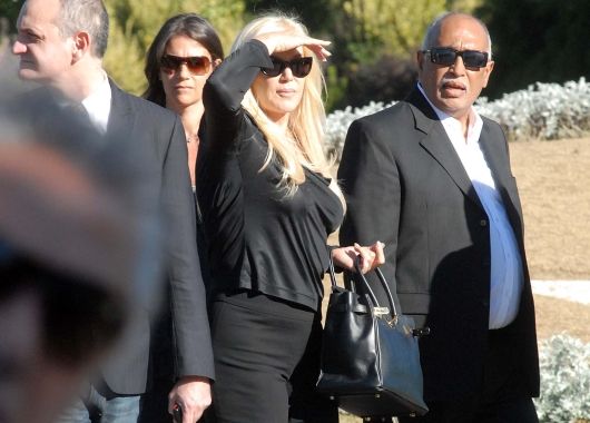 Susana Gimenez y Oscar González Oro, presentes en el cementerio Jardín de Paz de Pilar, para darle el último adios a la ex modelo y conductora de televisión.