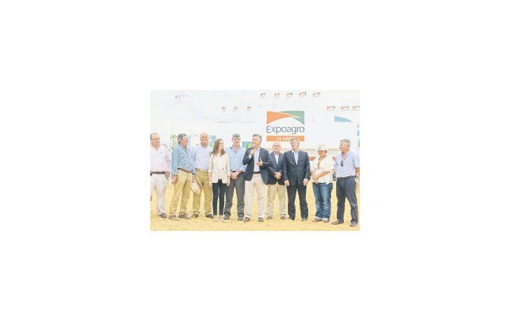 El Presidente estuvo en Ramallo,  les pidió a los productores que no tengan temor y se comprometió a “generar confianza”. Reconoció problemas en economías regionales y prometió cambios a productores lácteos.