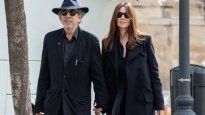 Hollywood revolucionada por una nueva pareja: Monica Bellucci confirmó su noviazgo con Tim Burton.