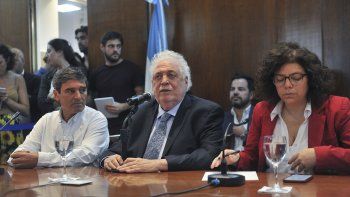 Anuncio. Lo hizo el ministro González García junto con funcionarios nacionales y porteños.