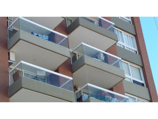 Por la devaluación, se necesitaron 110 sueldos en mayo para comprar departamento de 40 m2