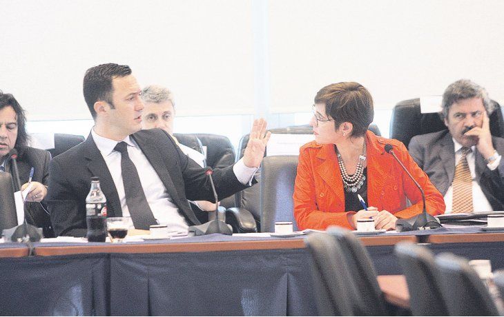 Plenario. El diputado radical Luis Petri (Mendoza) expuso los fundamentos de la ley del arrepentido. Sólo serán beneficiados aquellos que denuncien delitos más graves que los cometidos por ellos mismos.
