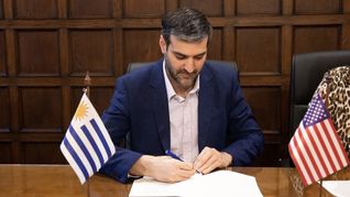 Nicolás Martinelli, ministro del Interior, selló el acuerco con Estados Unidos.