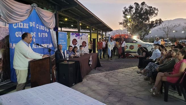 Salta. La segunda camada de choferes de alta montaña de GVH Logística Minera egresó la semana pasada en Campo Quijano. 