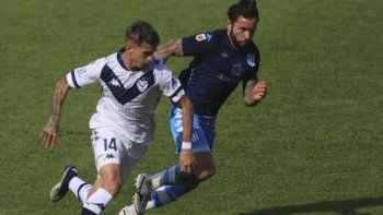 Vélez Sarsfield y Racing Club juegan en el estadio José Amalfitani en un encuentro válido por los cuartos de final de la Copa Liga Profesional.&nbsp;