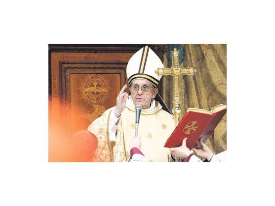 El flamante papa Francisco ofició ayer su primera misa como Sumo Pontífice.