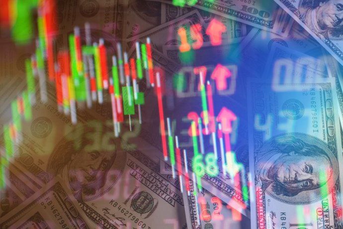 El Gobierno busca argumentos para ordenar las expectativas en el frente financiero, pero no ensaya respuestas para destrabar la silenciosa crisis que atraviesa la economía real. El Gobierno busca argumentos para ordenar las expectativas en el frente financiero, pero no ensaya respuestas para destrabar la silenciosa crisis que atraviesa la economía real.