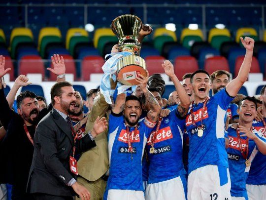 Napoli le ganó a Juventus por penales y levantó su sexta Copa Italia.