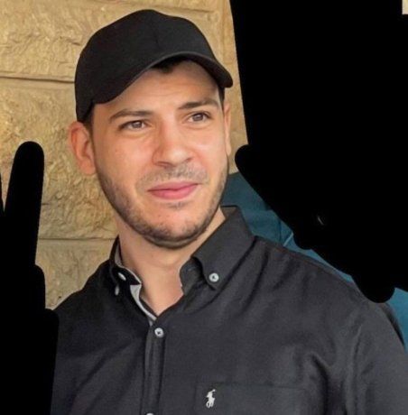 Atallah fue muerto junto a tres miembros de su familia. Atallah fue muerto junto a tres miembros de su familia.