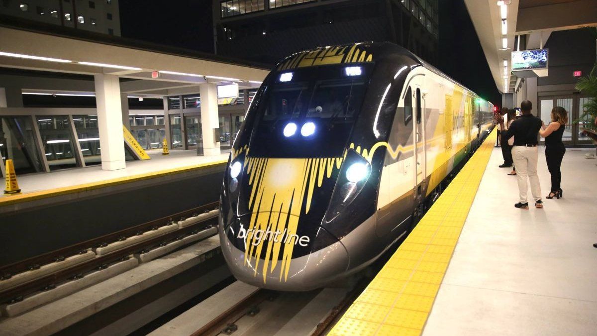 Tourism in Miami: when will the train to Orlando be enabled and what will the route be?