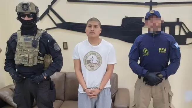 Pequeño J ya está en la Argentina: llegó el principal acusado por el triple crimen de Florencio Varela