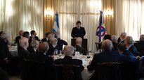 Milei visitó la sede del Jockey Club argentino.&nbsp;