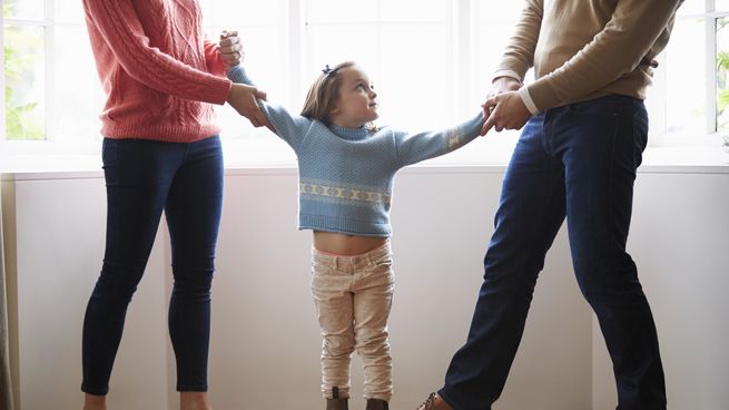 Los conflictos vinculados a permisos de viaje, revocaciones y desacuerdos entre progenitores ganaron visibilidad pública, muchas veces a partir de casos mediáticos.&nbsp;