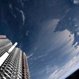 La meta es superar los 25 millones de usuarios hacia fines de 2026. En cuanto al lanzamiento, la empresa estadounidense planea expulsar el primer lote de satélites de segunda generación a mediados de 2027. La meta es superar los 25 millones de usuarios hacia fines de 2026. En cuanto al lanzamiento, la empresa estadounidense planea expulsar el primer lote de satélites de segunda generación a mediados de 2027.