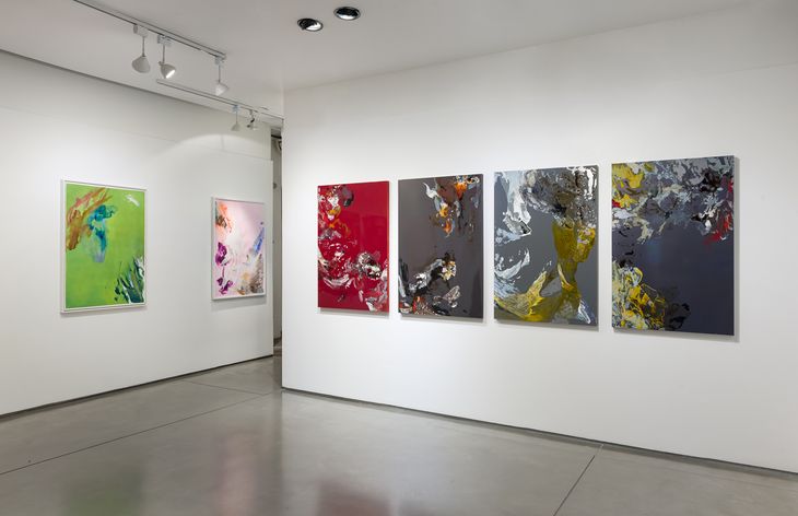 La muestra Éclat, con curaduría de Ale Roux, reúne pinturas realizadas sobre papel, tela, acrílico y chapa. La muestra Éclat, con curaduría de Ale Roux, reúne pinturas realizadas sobre papel, tela, acrílico y chapa.