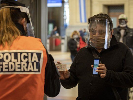En el AMBA se multiplican los controles en las estaciones terminales de trenes.