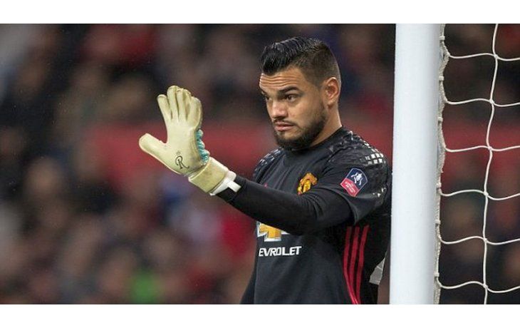 Romero dijo presente en la goleada de Manchester United.