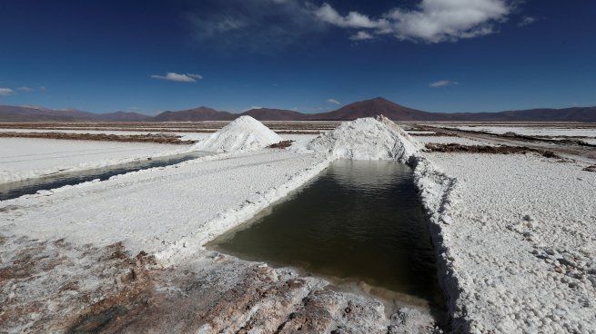 Cae el precio internacional del litio.