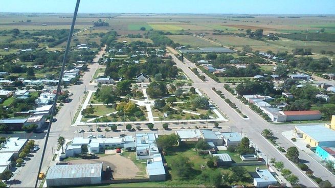 A solo 45 km de la capital pampeana, el pueblo combina tranquilidad rural con innovadores proyectos turísticos.