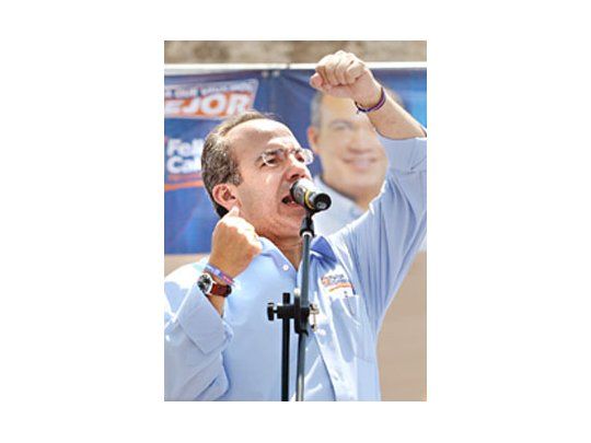 Felipe Calderón, candidato del PAN (centroderecha),se dirige a sus partidarios en Guanajuato.Desplazó al izquierdista LópezObrador en las encuestas.