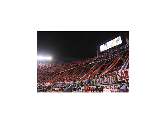 Conmebol dio marcha atrás y anuló sanción al Monumental