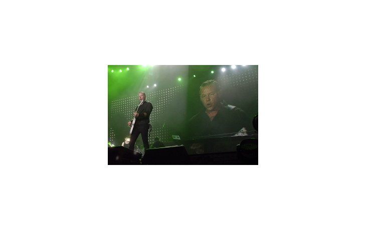 James Hetfiled al frente de la banda