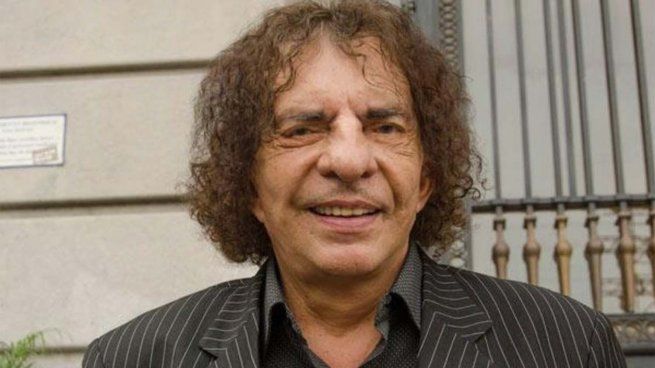 Con este reconocimiento, la UBA valida el impacto de un intelectual que ha sabido cruzar las fronteras de la literatura, el cine y los medios masivos.