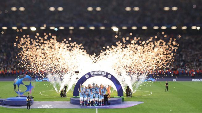 Campeón. Manchester City ganó todo lo que jugó esta temporada y la UEFA lo premió