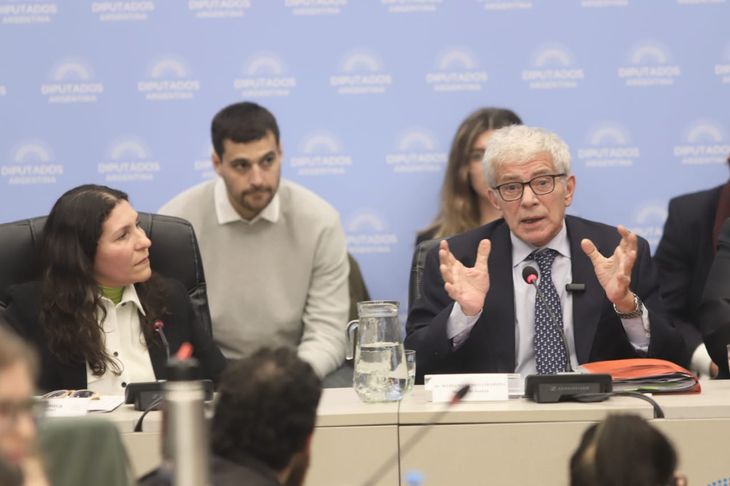 Mariano Cúneo Libarona en la Comisión de Mujeres y Diversidad, en Diputados. Mariano Cúneo Libarona en la Comisión de Mujeres y Diversidad, en Diputados.
