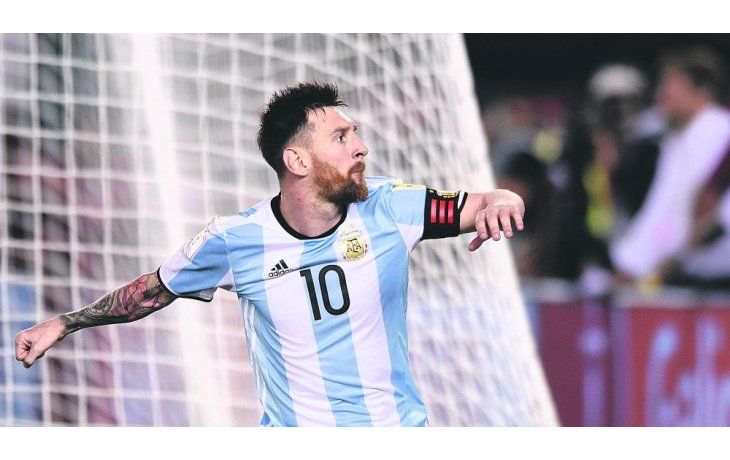ámbito.com | El único héroe. Ante la falta de juego colectivo, las apariciones de Messi fueron vitales para que el seleccionado argentino desnivelara ante Chile, que pese a tener mayor posesión de la pelota careció de profundidad.