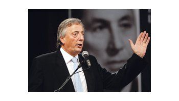 ámbito.com | Néstor Kirchner avisó que quiere reasumir la jefatura del peronismo.