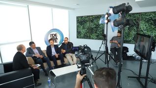 En un panel que fue moderado por el periodista de Ámbito Sebastián Peneli, al respecto disertaron Cesar Paredes, Director Comercial de Inversión Vaca Muerta; Emiliano Mossotti, abogado, empresario y Desarrollador Inmobiliario; y Milton Morales, Intendente de Añelo.