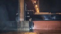 El momento del choque de la embarcación contra el Puente Zárate-Brazo Largo.