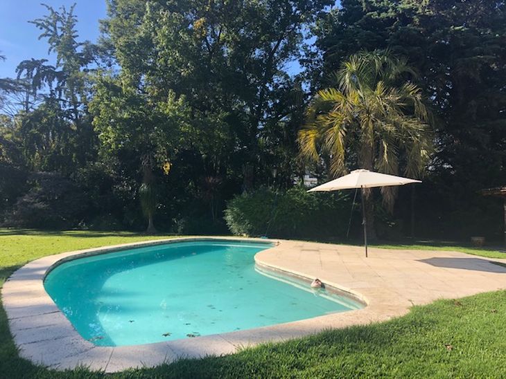 Piscina y parrilla son imprescindibles Piscina y parrilla son imprescindibles