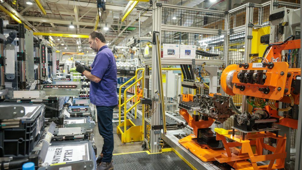 La industria automotriz fue uno de los sectores que más cayó en julio. 