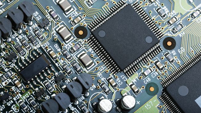 Semiconductores en la mira de los inversores: ¿conviene ponerles una ficha en 2025?