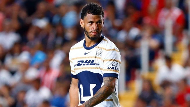 José Luis Caicedo fue el blanco de las criticas y marcado como el responsable del empate de Pumas ante Querétaro. Fue abucheado y decidió tomar una decisión.