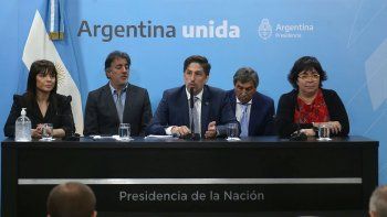 El ministro de Educaci&oacute;n, Nicol&aacute;s Trotta, encabeza conferencia de prensa en Casa Rosada.